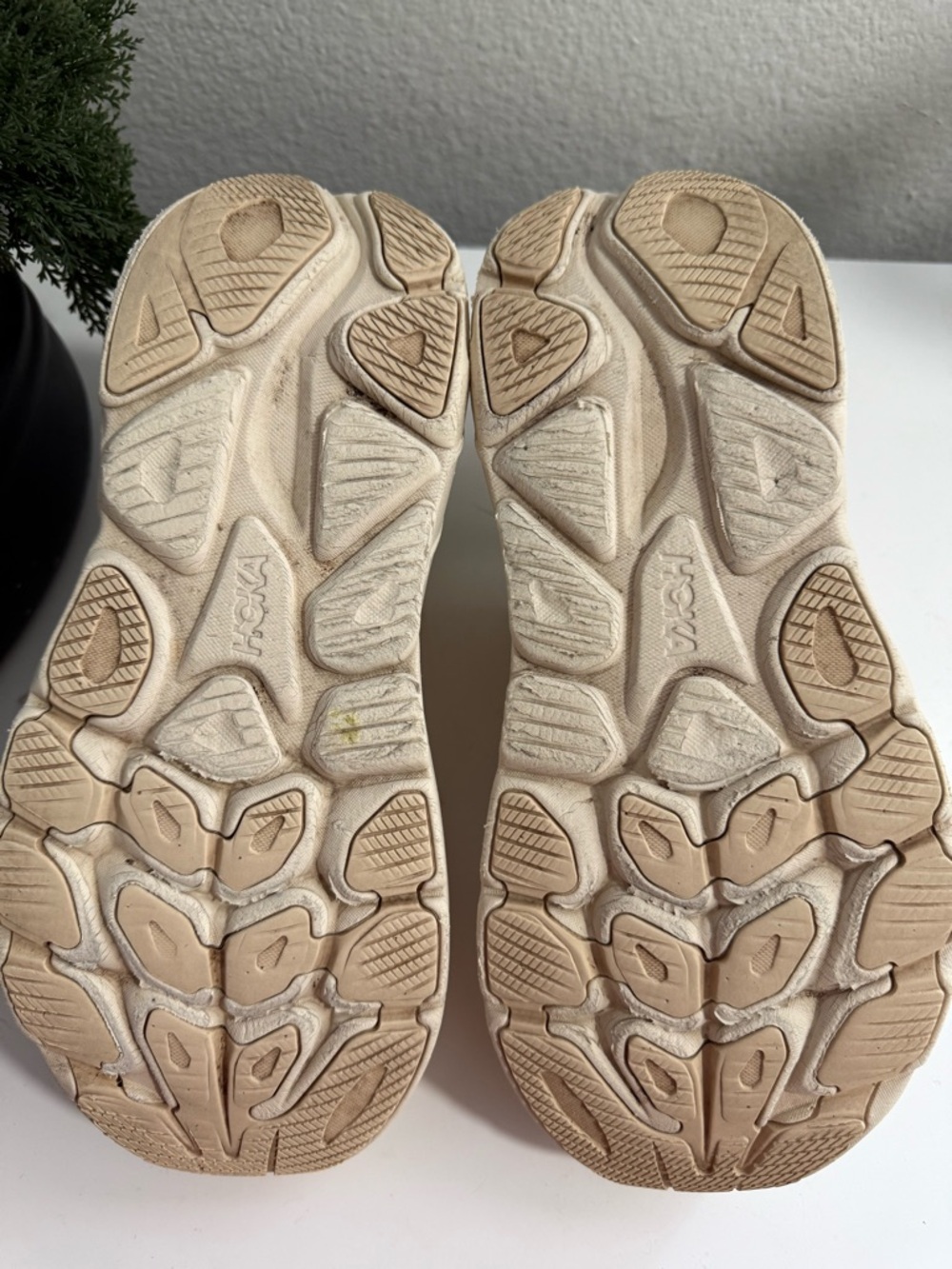 Hoka women size 9 Clifton 10 Athletic Shoes in Cream with Light Tan Accents - Picture 5 of 7